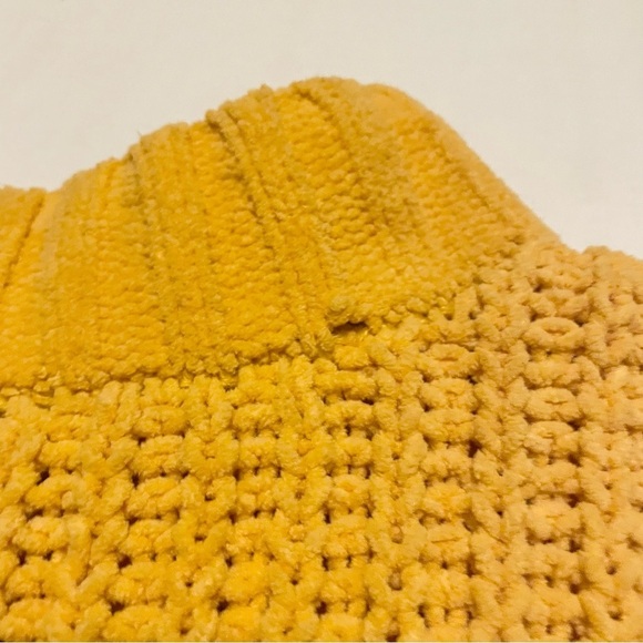 Hollister Chunky Cropped Yellow Sweater Womens Size Large - Picture 12 of 16